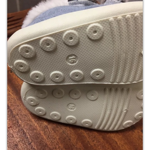 Vigny Honey, baby, shoes, gray/white, faux fur, winter time, size 0-3 months.: - Picture 5 of 6